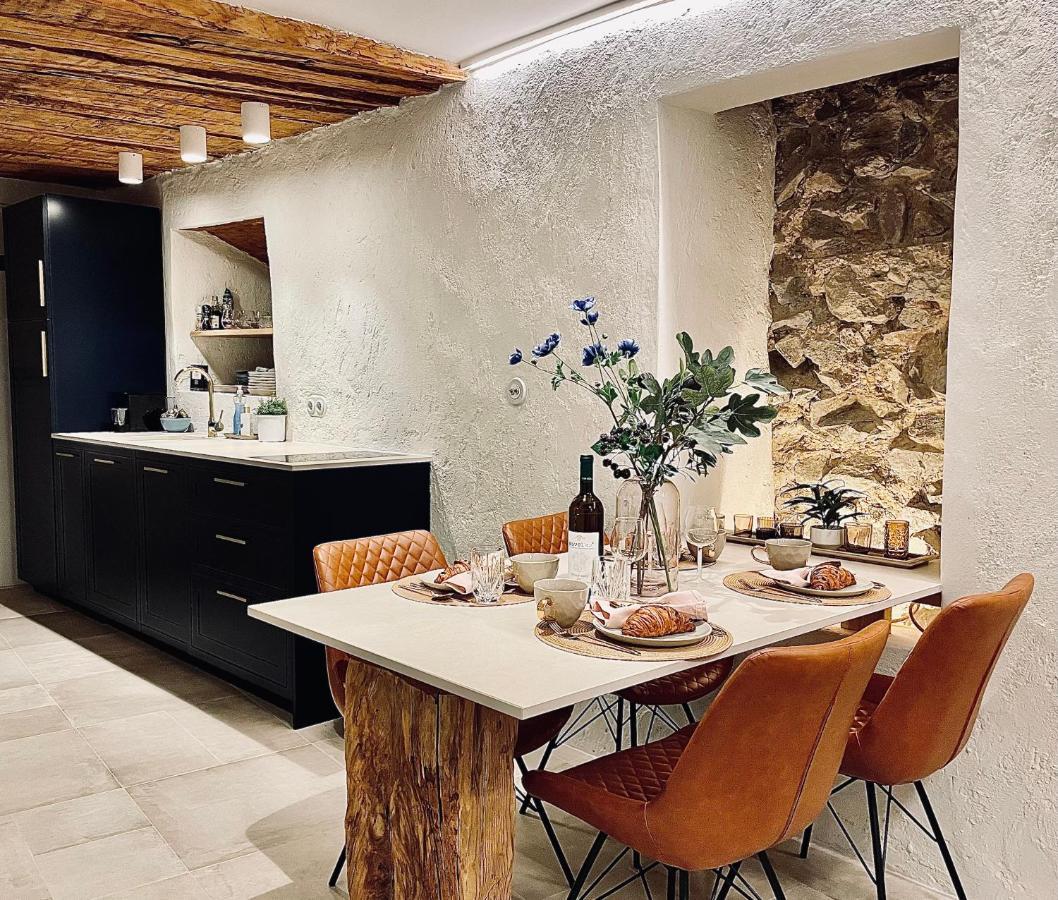New Design & High Standard Apt From 16Th Century In Old Town-Free Parking Братислава Экстерьер фото