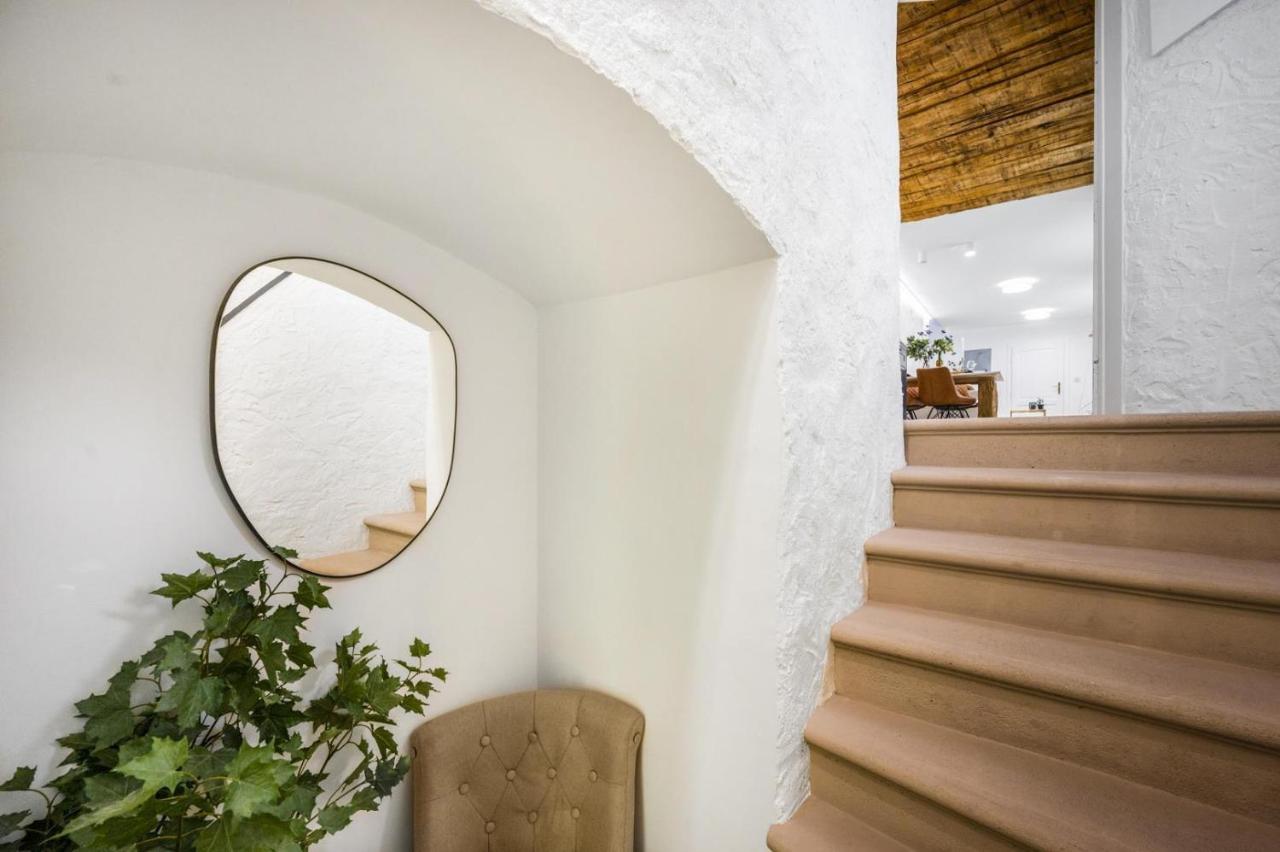 New Design & High Standard Apt From 16Th Century In Old Town-Free Parking Братислава Экстерьер фото